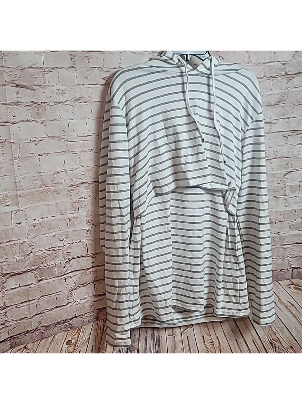 Bhome lightweight hoodie xl new with tags